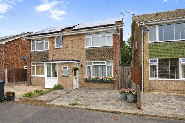 2 bed house for sale, Cherrywood Gardens, Hayling Island, PO11