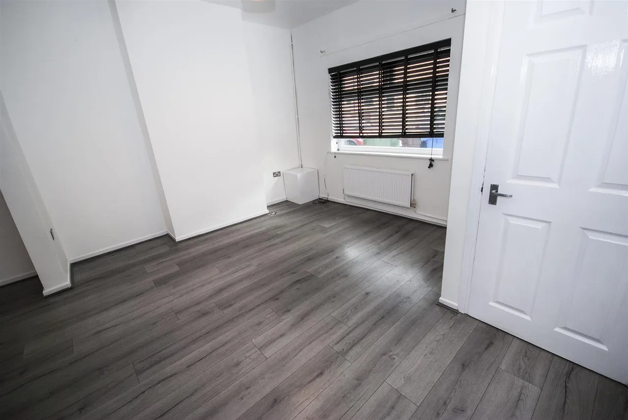 Kersal Road, Prestwich, M25, photo 5