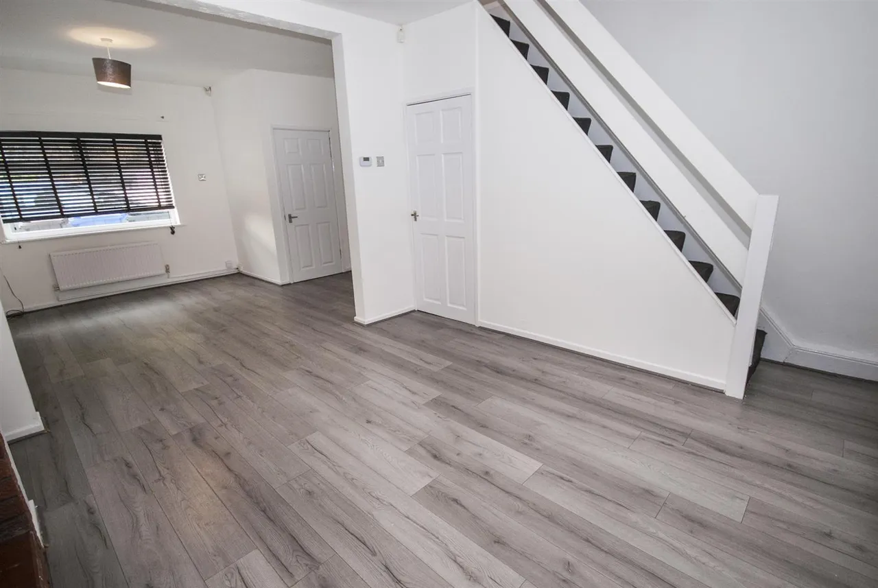 Kersal Road, Prestwich, M25, photo 3