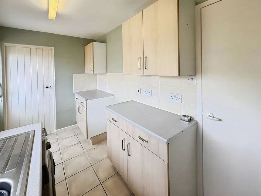 Upper Hall Close, Leicester, Leicestershire, LE5, photo 4