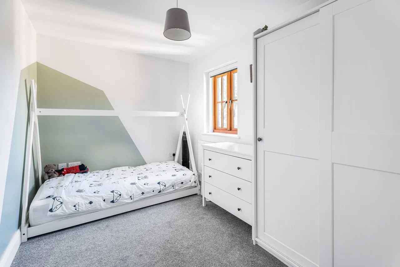 Reindeer Court, Potterspury, NN12, photo 15