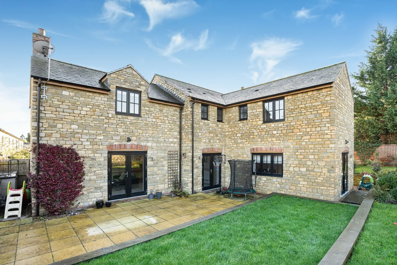 Reindeer Court, Potterspury, NN12, photo 20