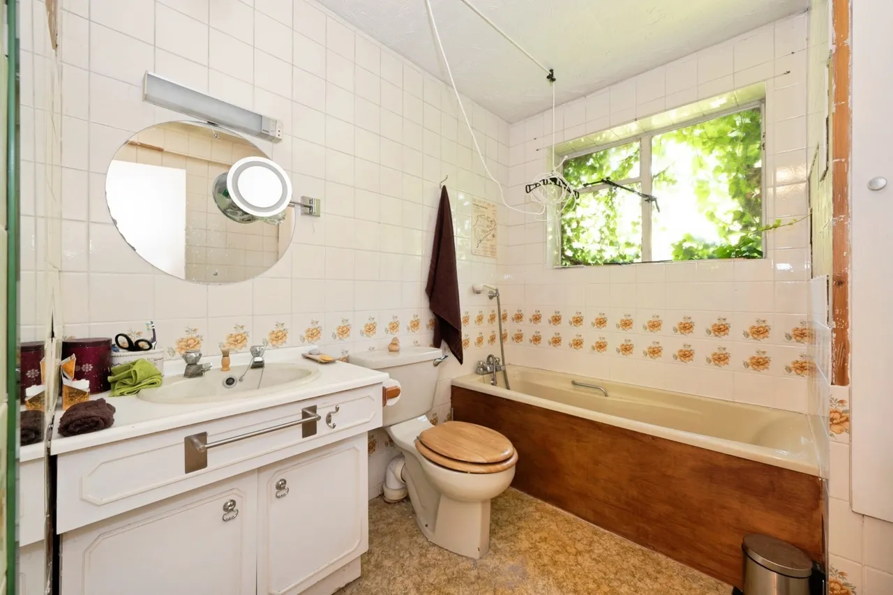 Anyards Road, Cobham, KT11, photo 11