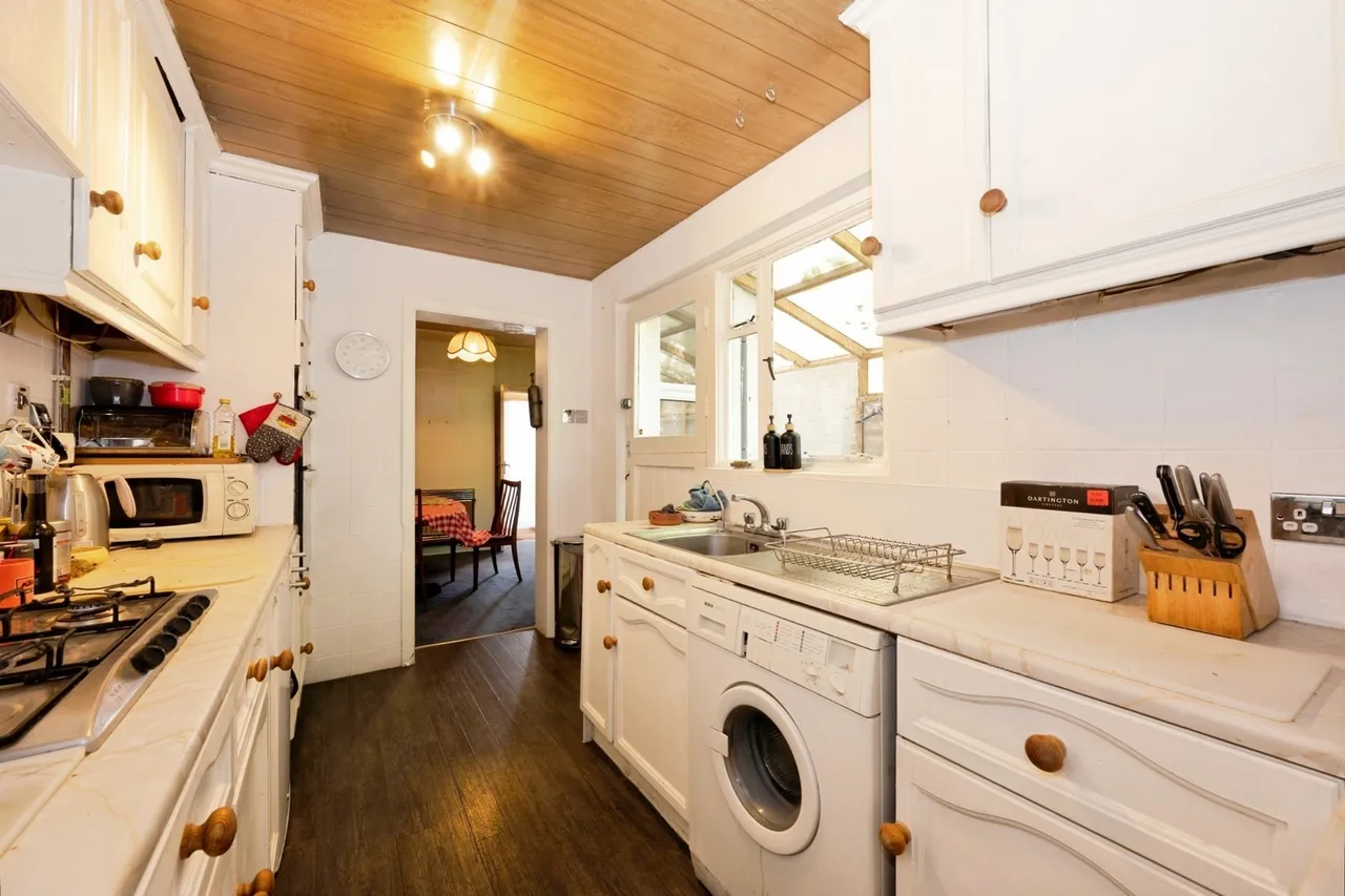 Anyards Road, Cobham, KT11, photo 3