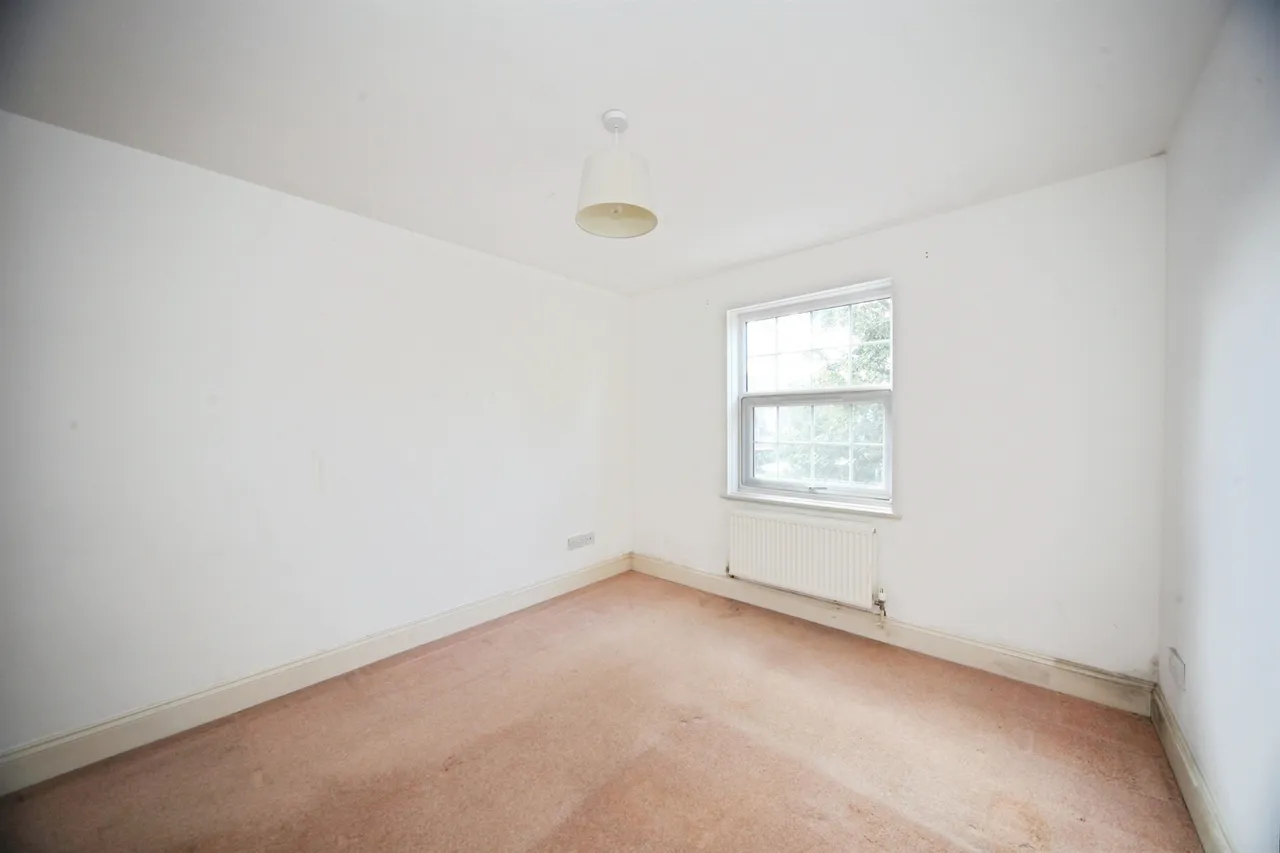 Swan Gardens, Dunstable, photo 6