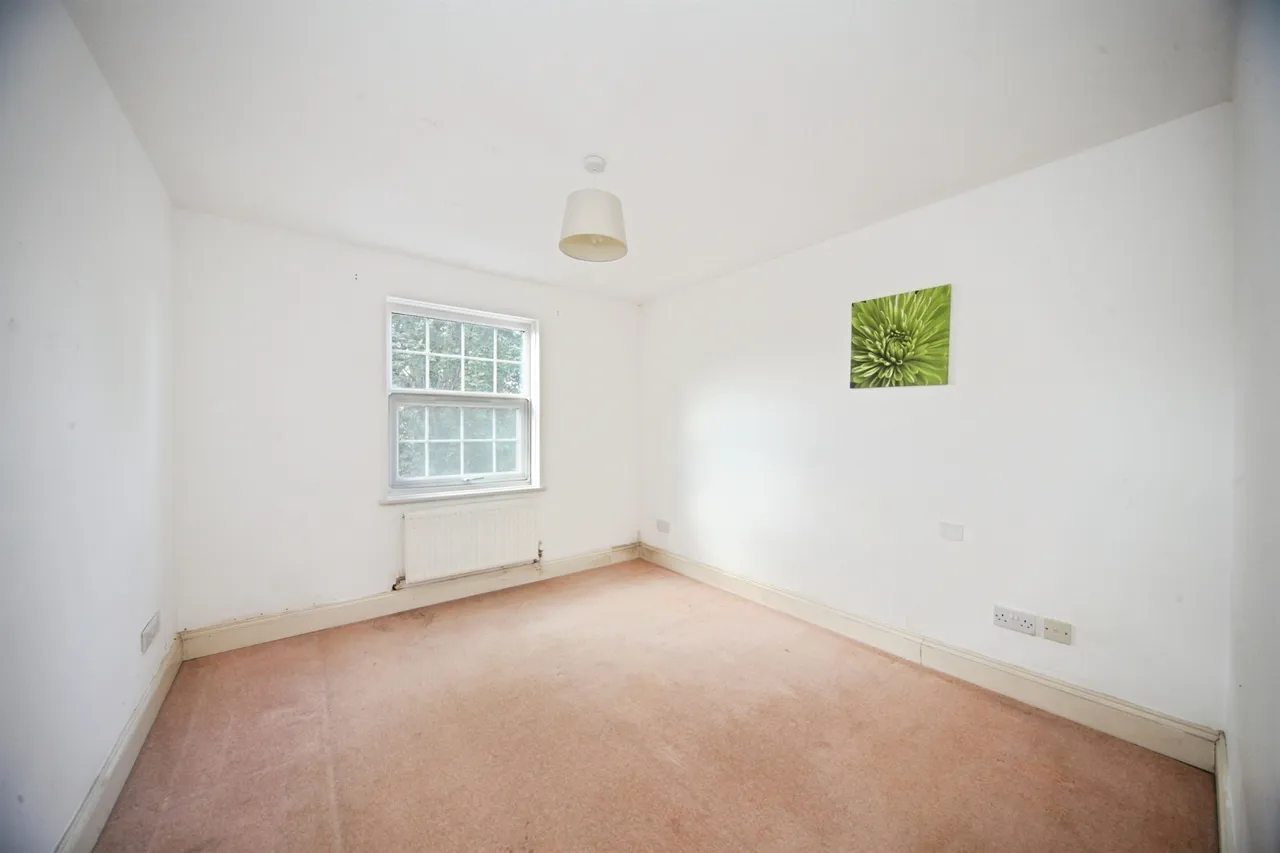 Swan Gardens, Dunstable, photo 5