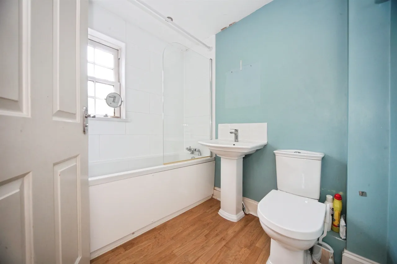 Swan Gardens, Dunstable, photo 7