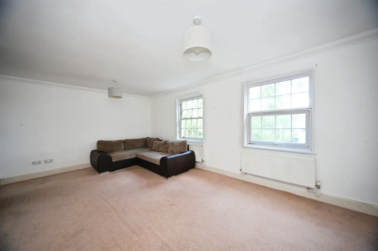 Swan Gardens, Dunstable, photo 3