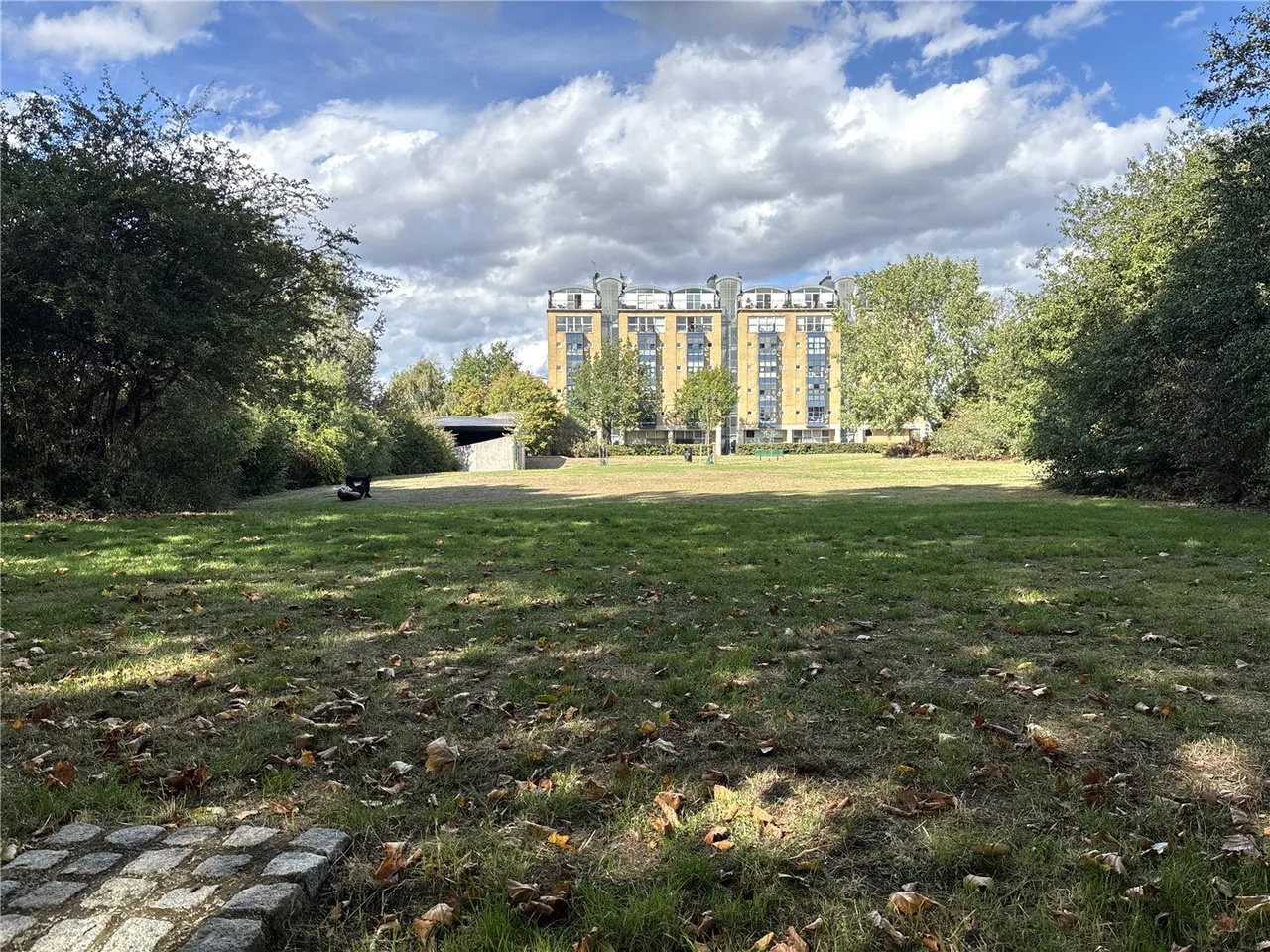 Rotherhithe Street, London, SE16, photo 2