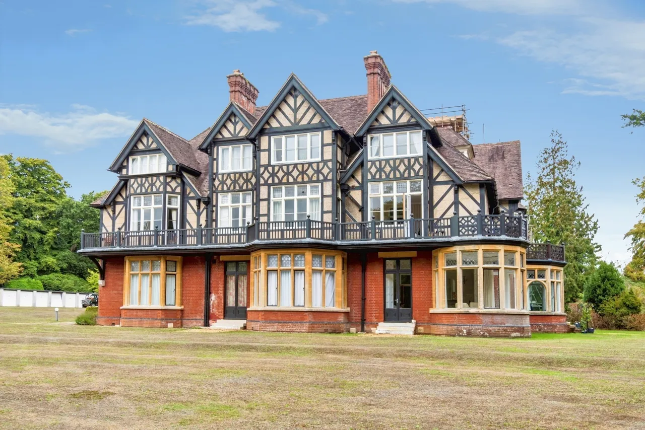 Castle Malwood Lodge, Minstead, SO43, photo 11