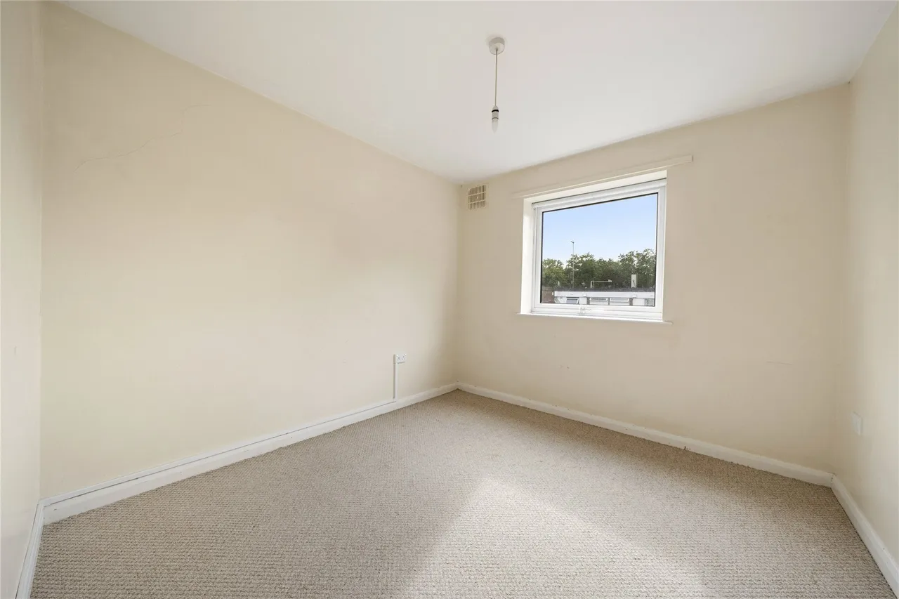 Highpoint, Heath Road, Weybridge, Surrey, KT13, photo 6