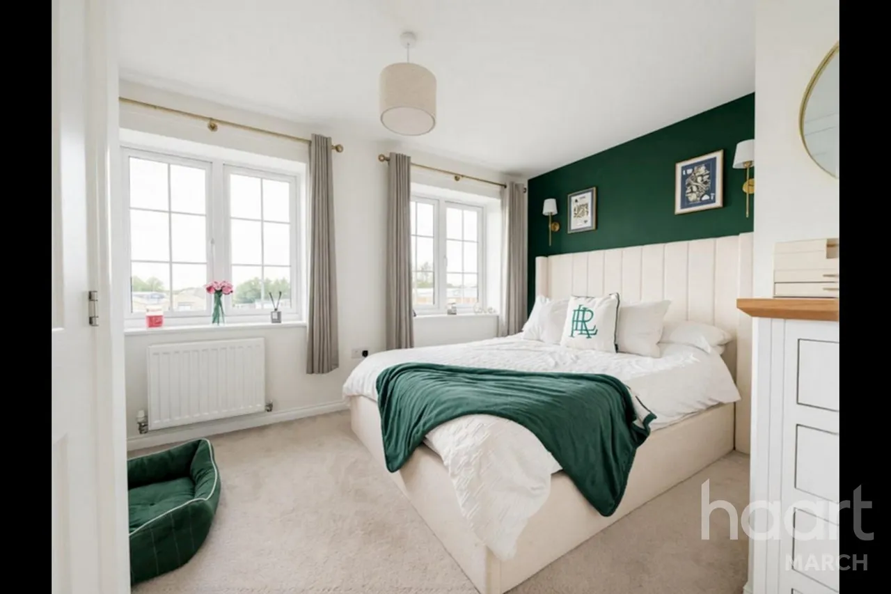 Hazelnut Close, March, PE15, photo 15