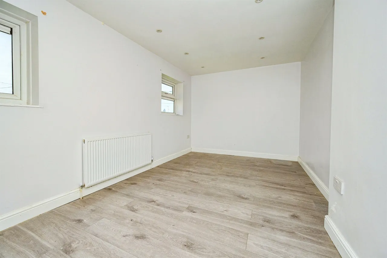 Wycliffe Close, Luton, LU3, photo 6