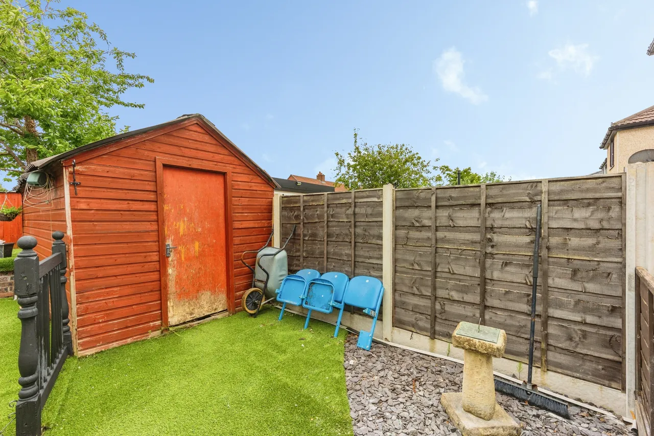 Lynwood Grove, Audenshaw, M34, photo 27
