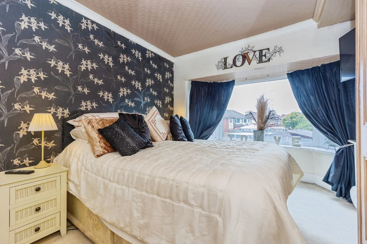 Lynwood Grove, Audenshaw, M34, photo 18