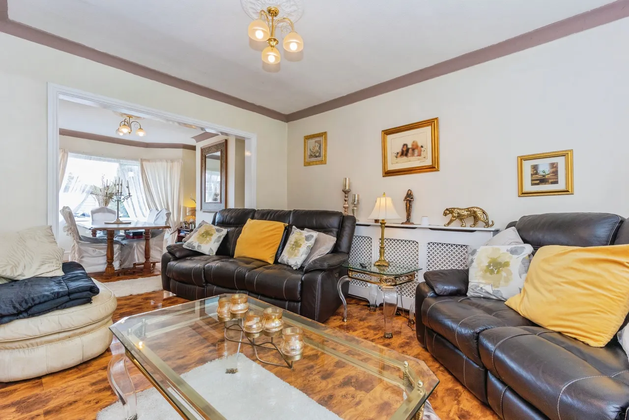 Lynwood Grove, Audenshaw, M34, photo 21