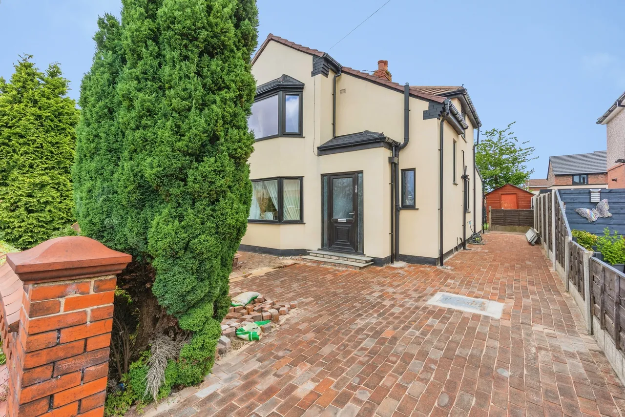 Lynwood Grove, Audenshaw, M34, photo 8