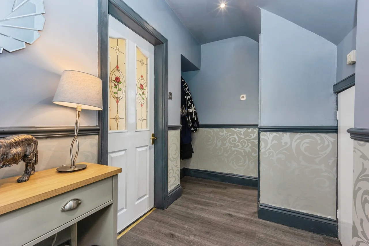 Lynwood Grove, Audenshaw, M34, photo 6