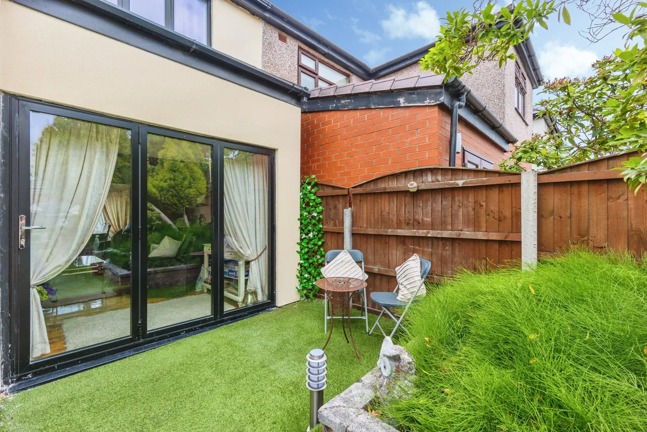 Lynwood Grove, Audenshaw, M34, photo 22