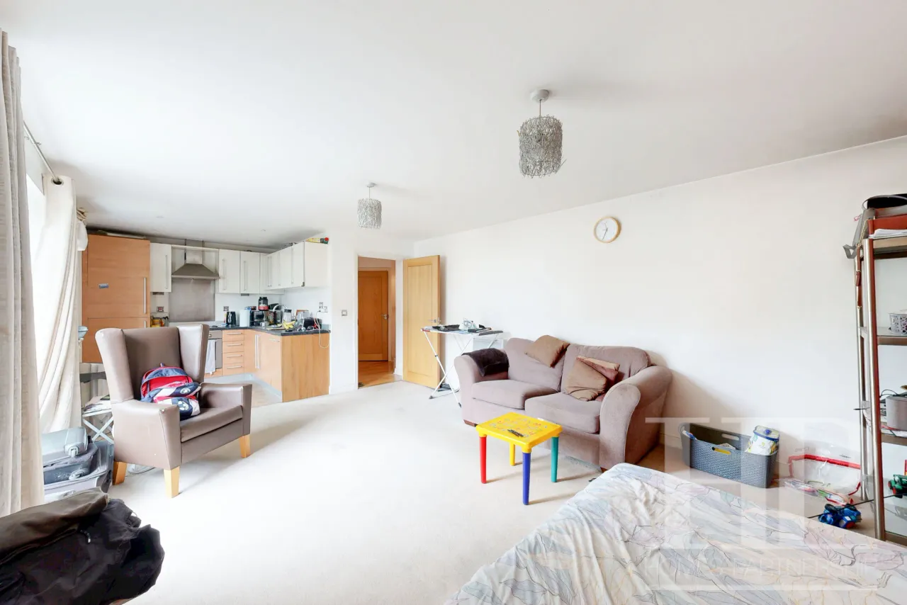 Trafalgar Gardens, Crawley, RH10, photo 6