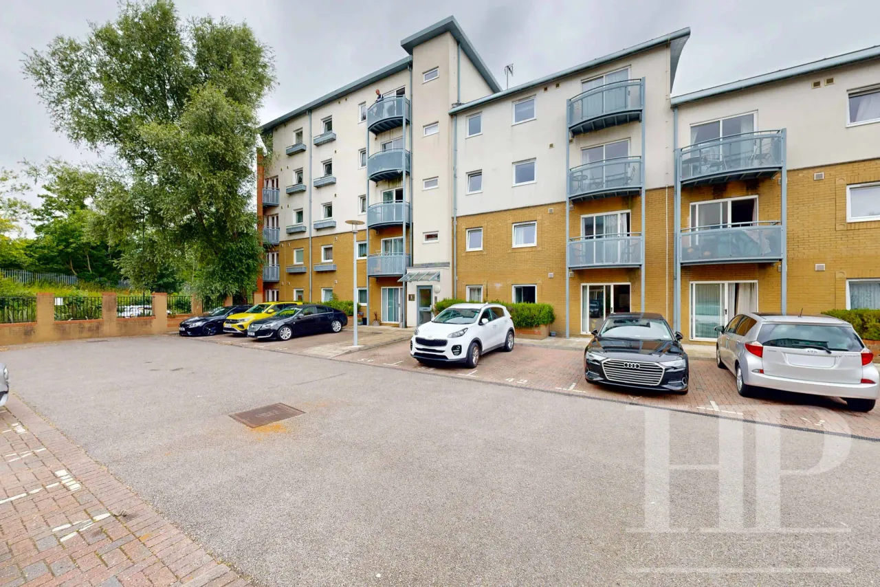 Trafalgar Gardens, Crawley, RH10, photo 10