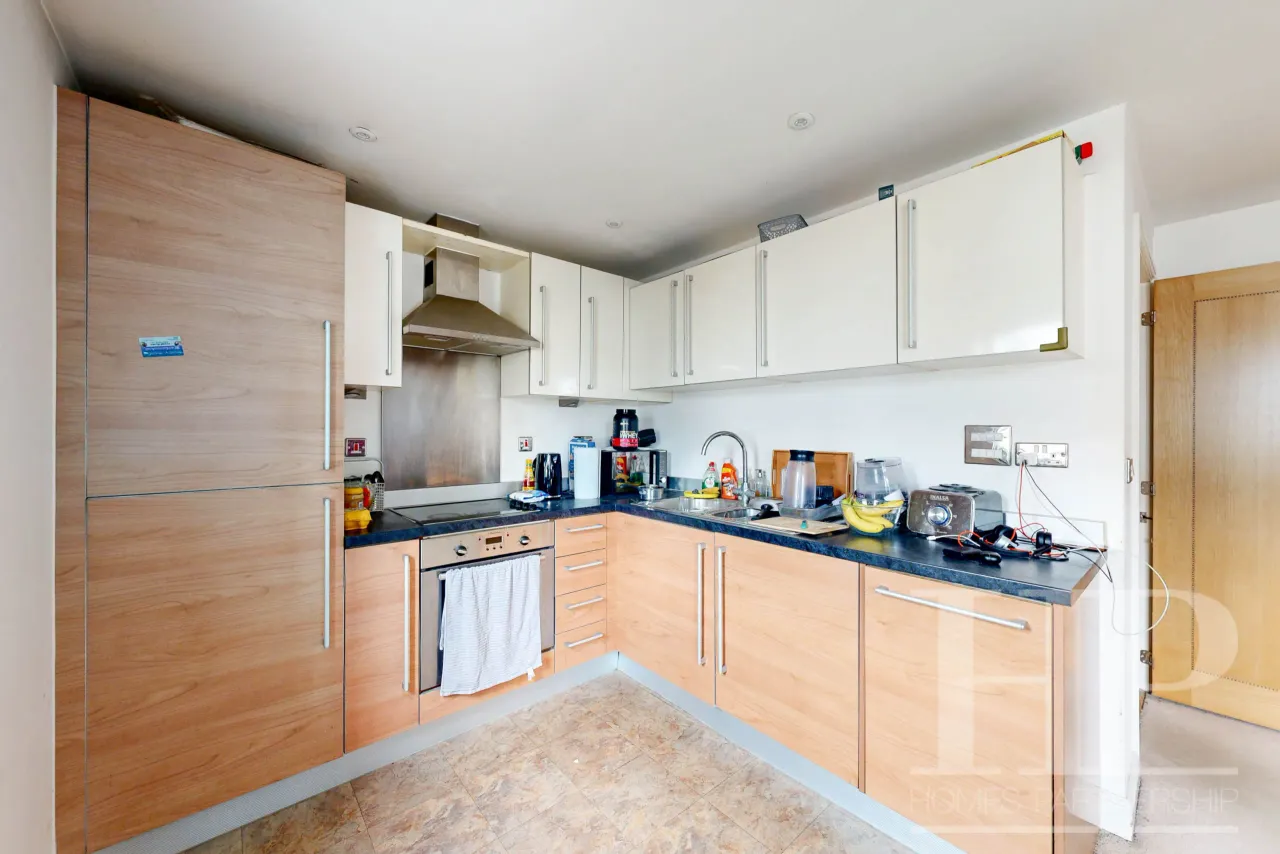 Trafalgar Gardens, Crawley, RH10, photo 3