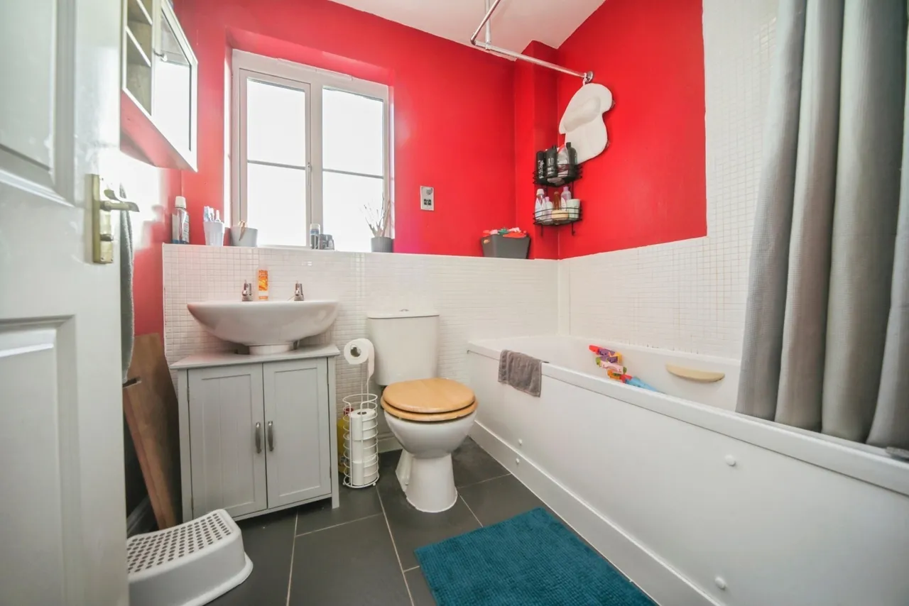 Cormorant Drive, Stowmarket, Suffolk, IP14, photo 11