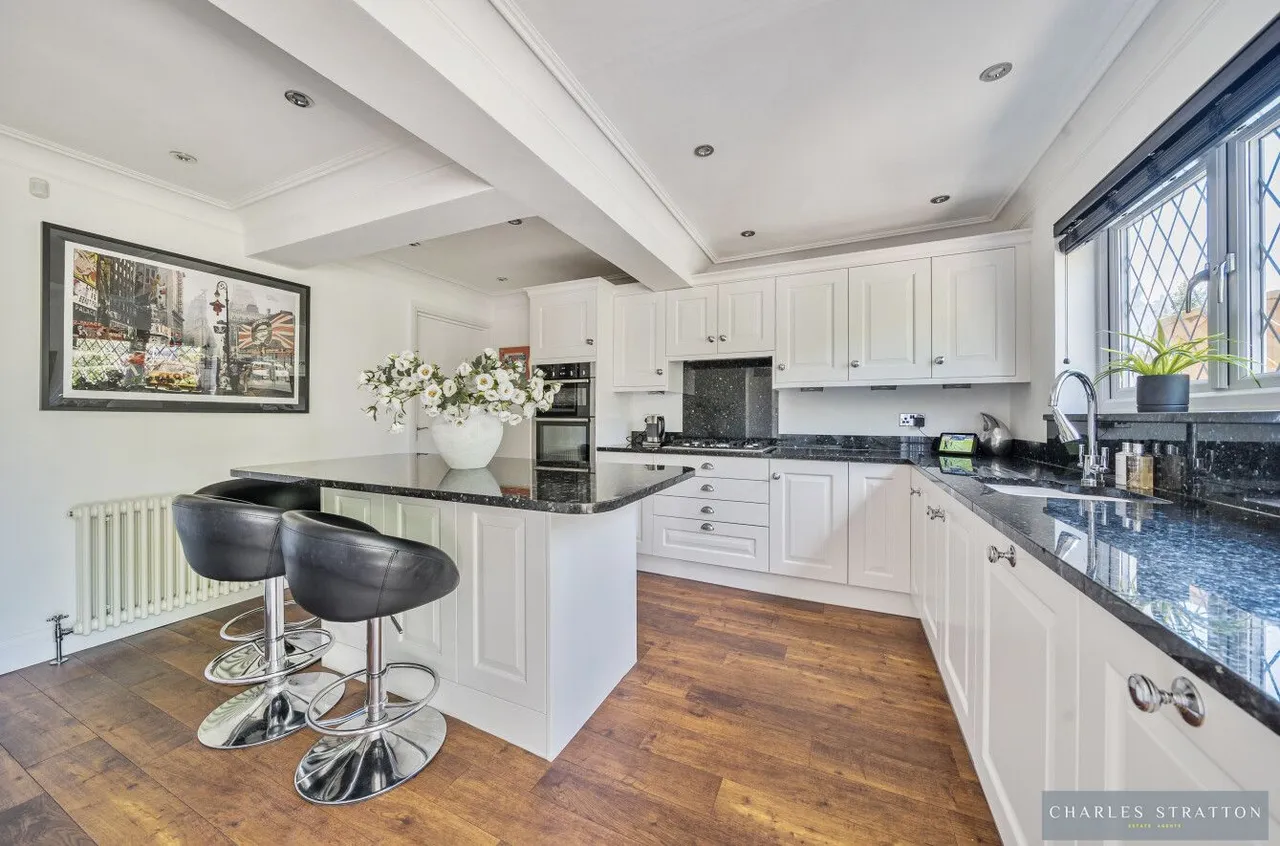 Kingston Road, Romford, Essex, RM1 3NB, photo 3