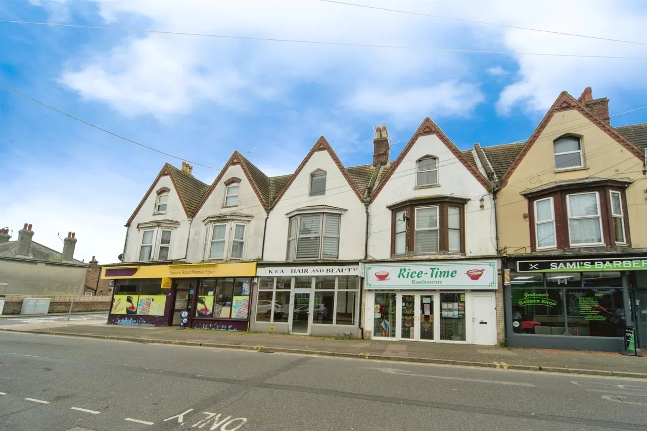 4 bed house for sale, Susans Road, Eastbourne, BN21