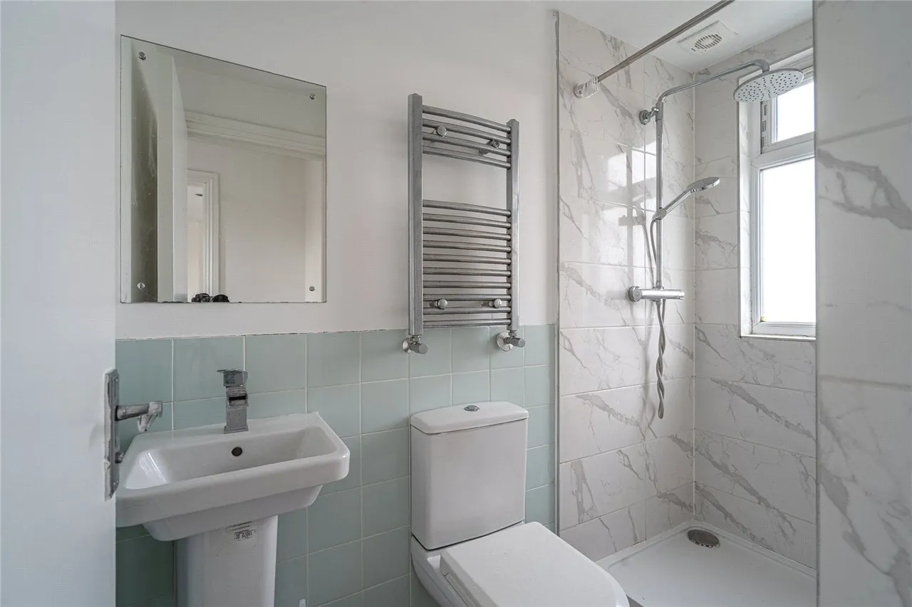 Greyhound Lane, London, SW16, photo 8