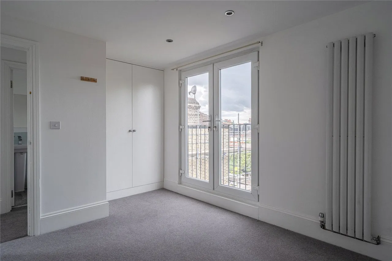 Greyhound Lane, London, SW16, photo 7