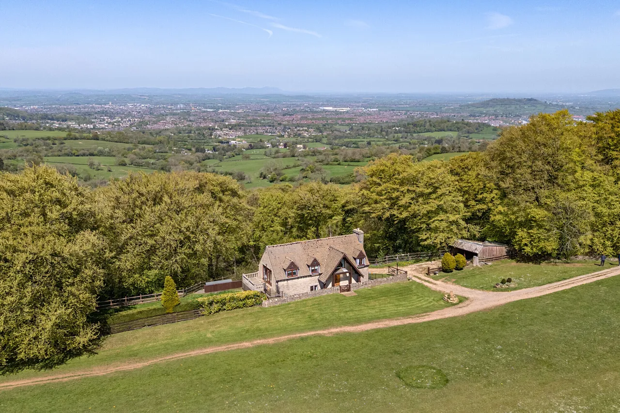 Painswick Beacon, Stroud, GL6, photo 10