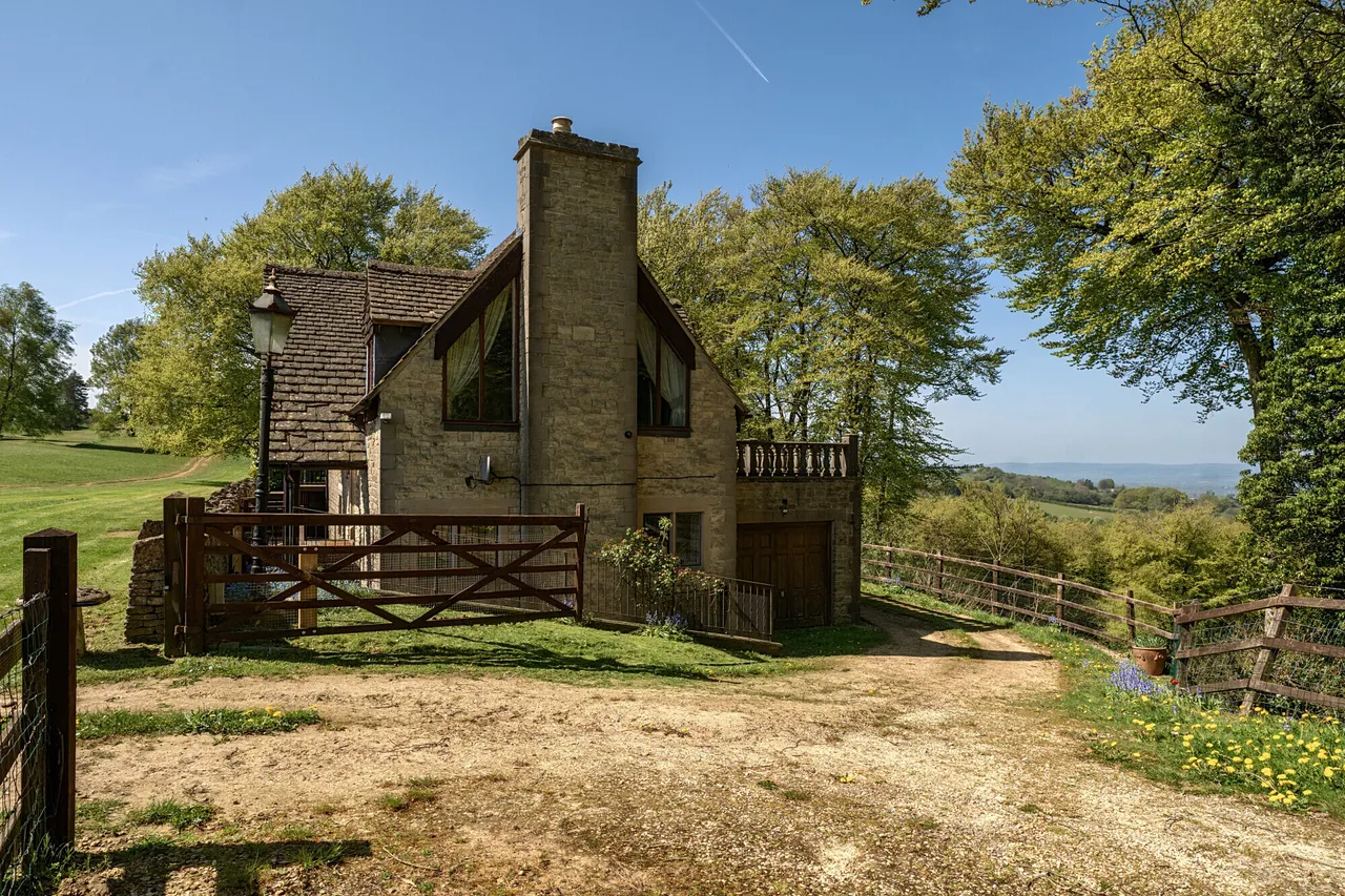 Painswick Beacon, Stroud, GL6, photo 15