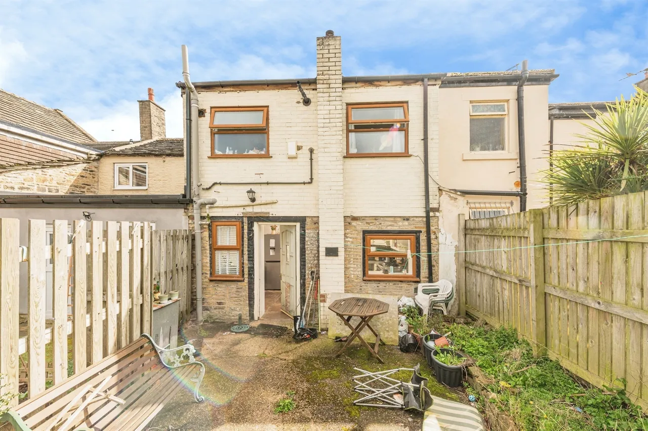 Lowerhouses Lane, Huddersfield, photo 12
