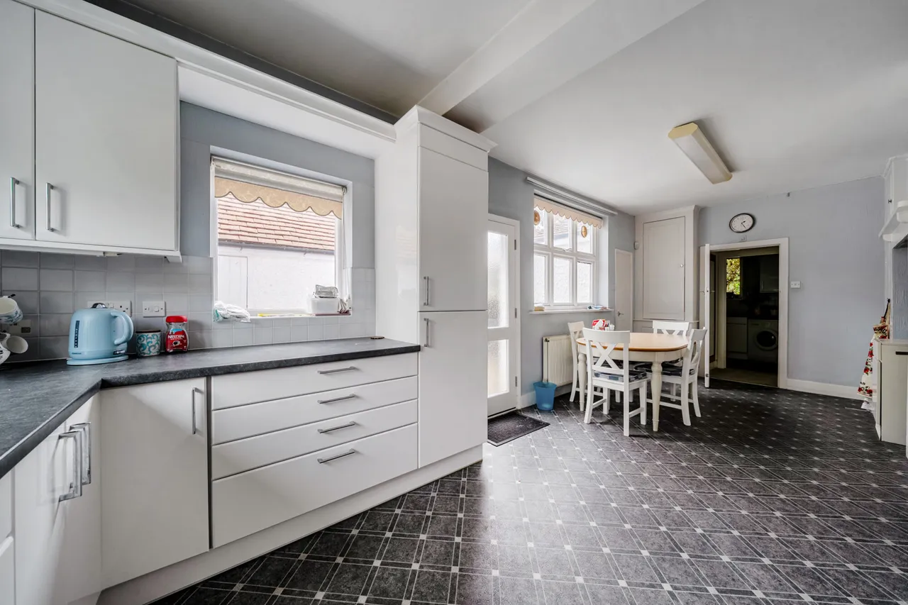 Fulmer Way, Gerrards Cross, SL9, photo 13