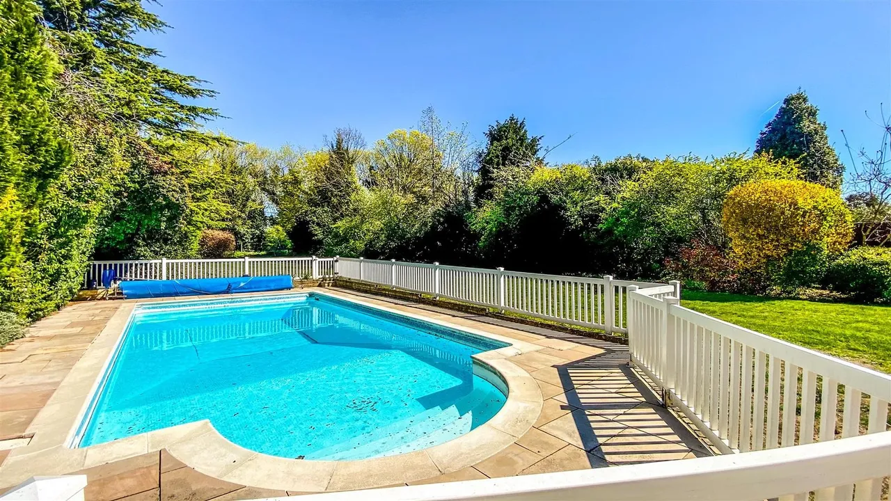 Higher Drive, Banstead, Banstead, SM7 1PF, photo 14