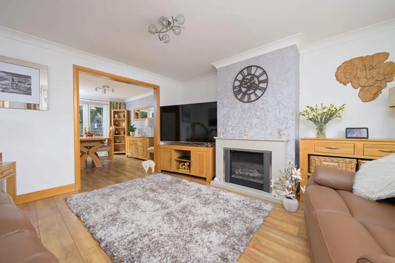 Cunningham Road, Stenhousemuir, FK5 4HH, photo 2