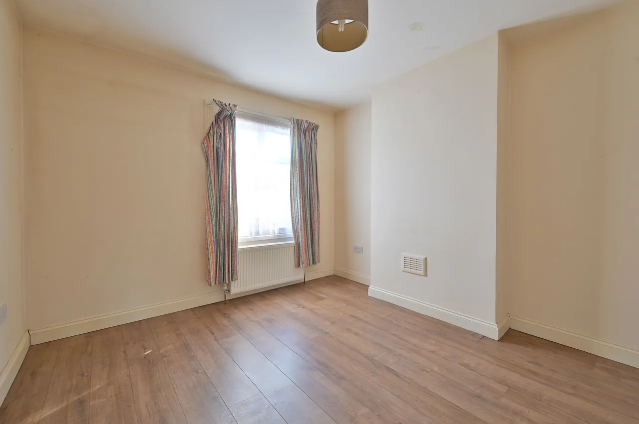 76 Byron Road, Harrow, photo 10