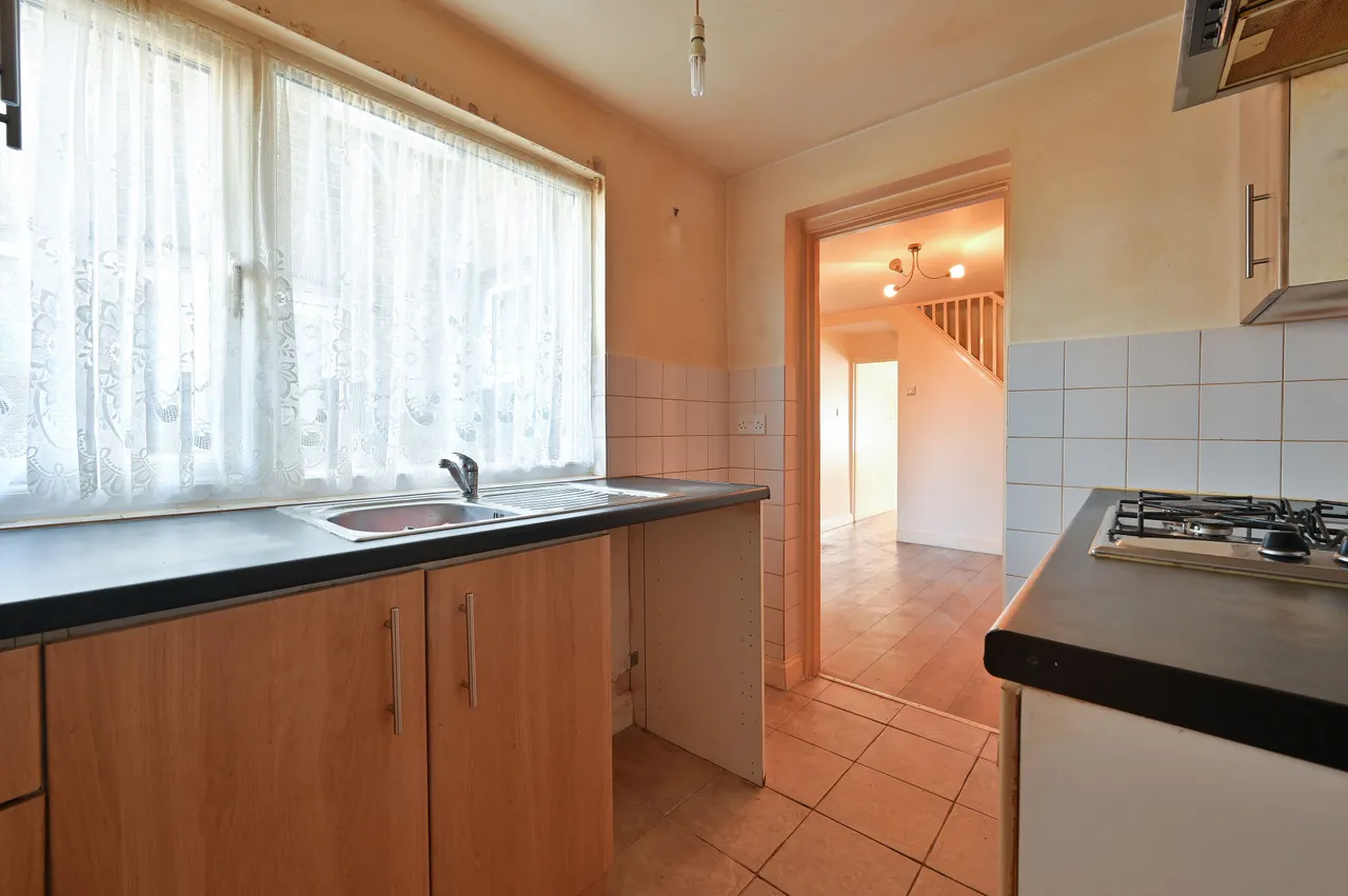 76 Byron Road, Harrow, photo 8