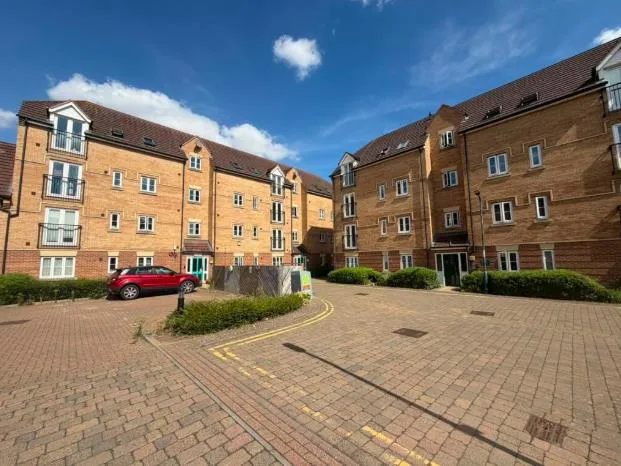 2 bed flat to rent — Regal Place, PETERBOROUGH