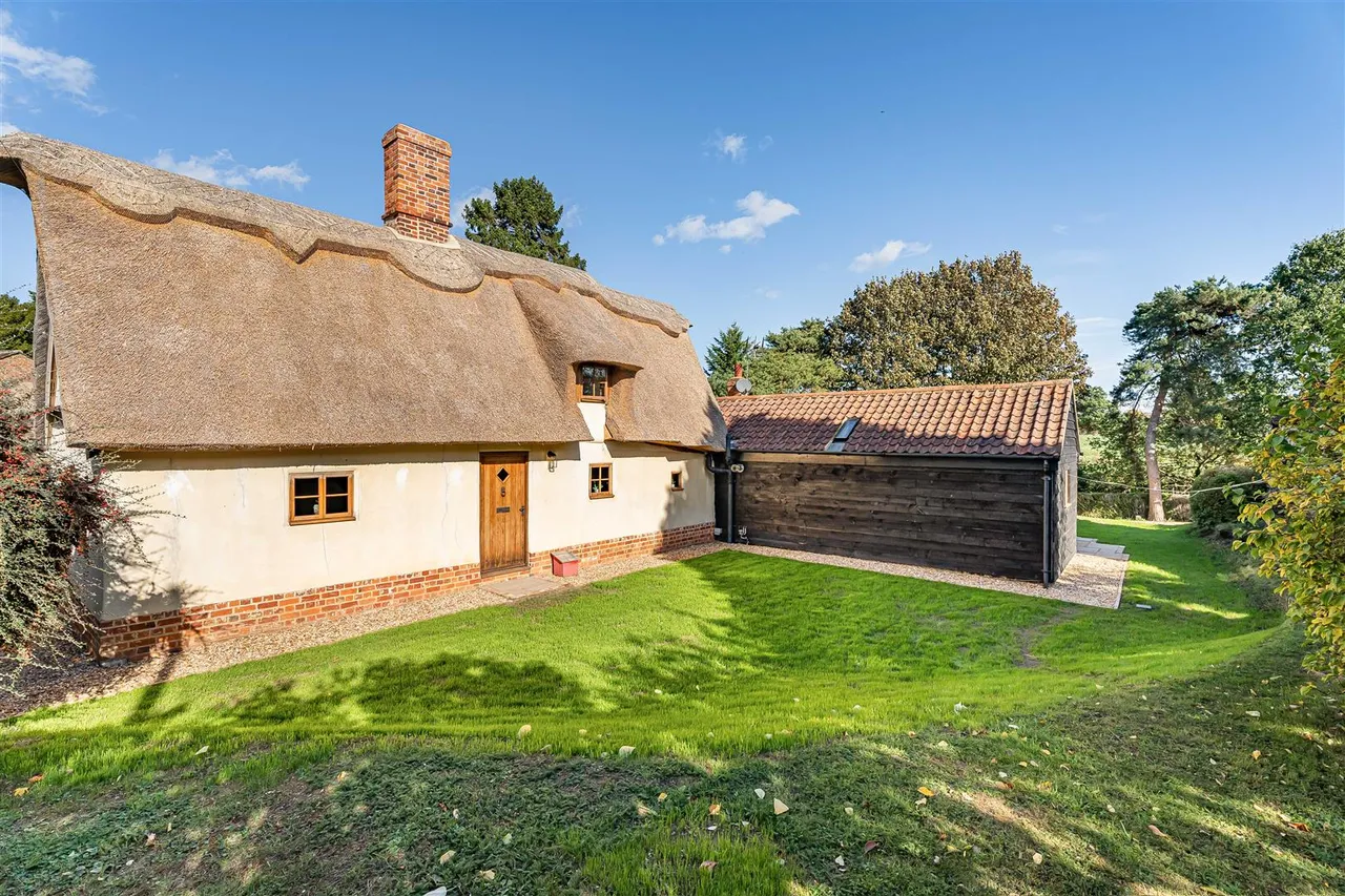 Main Road, Little Gransden, SG19, photo 30
