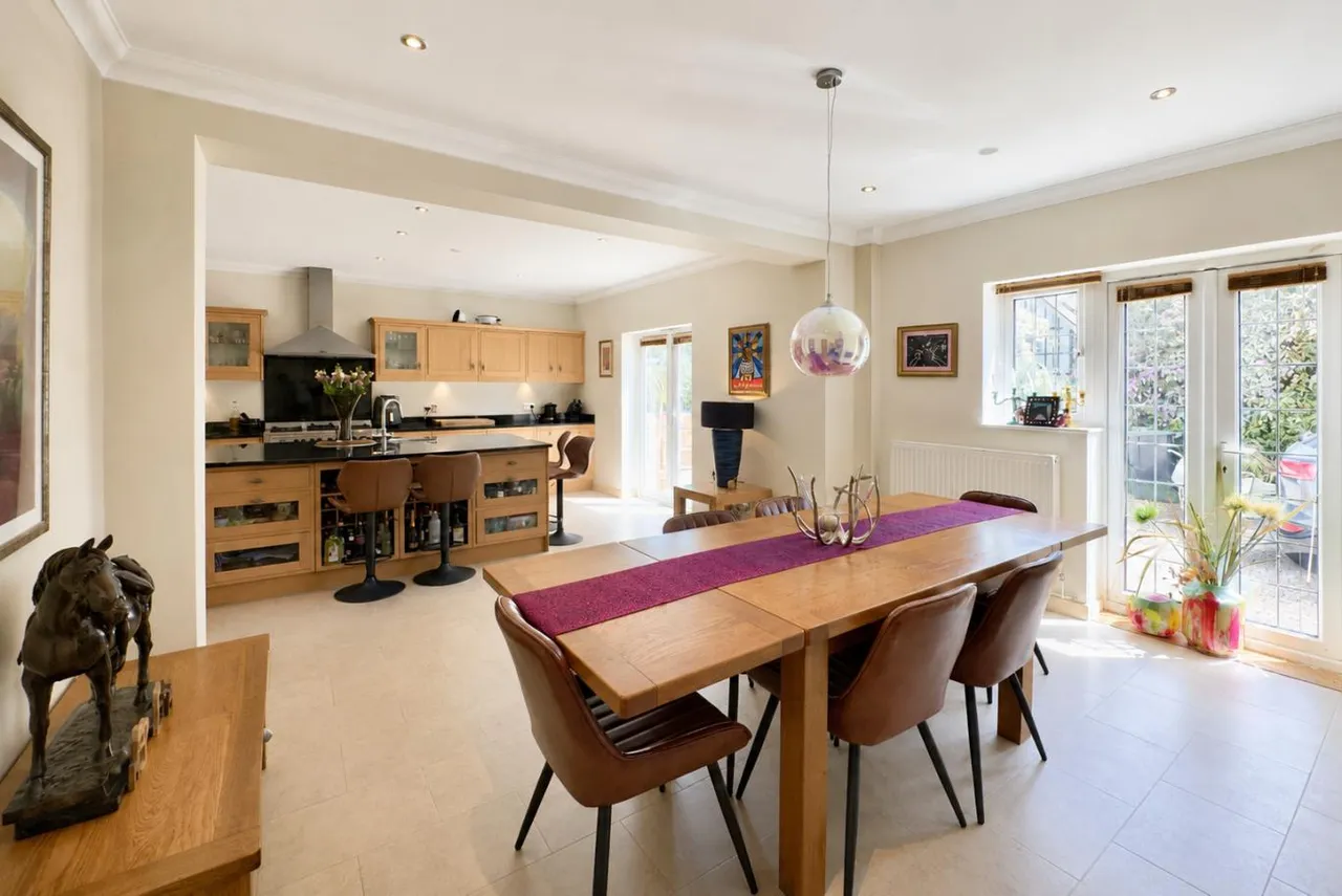 Huntly Road, BH3, photo 9