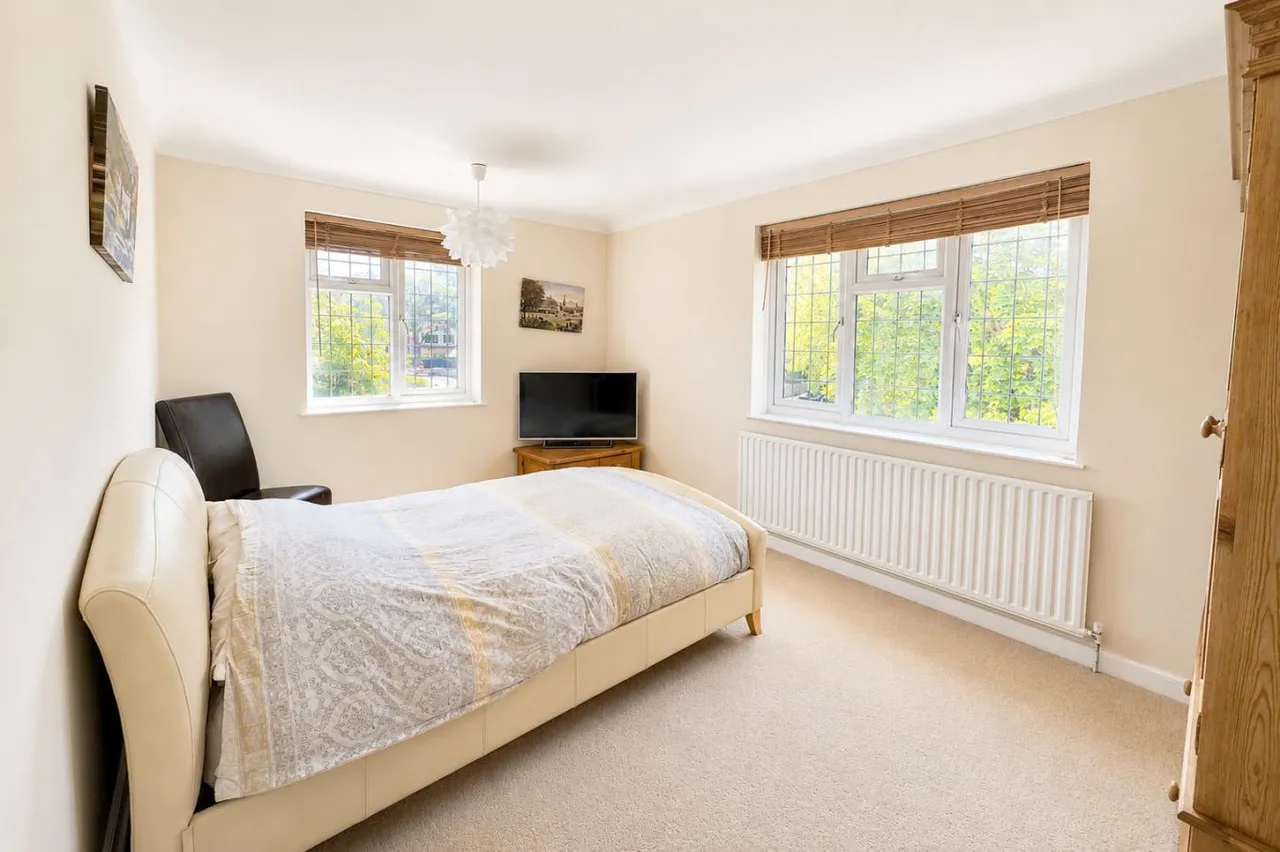 Huntly Road, BH3, photo 20