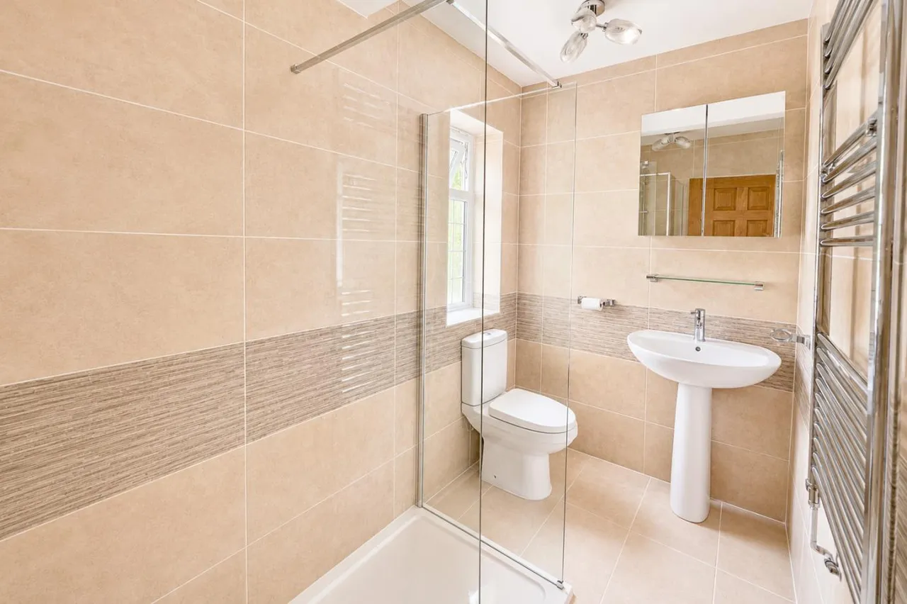 Huntly Road, BH3, photo 22