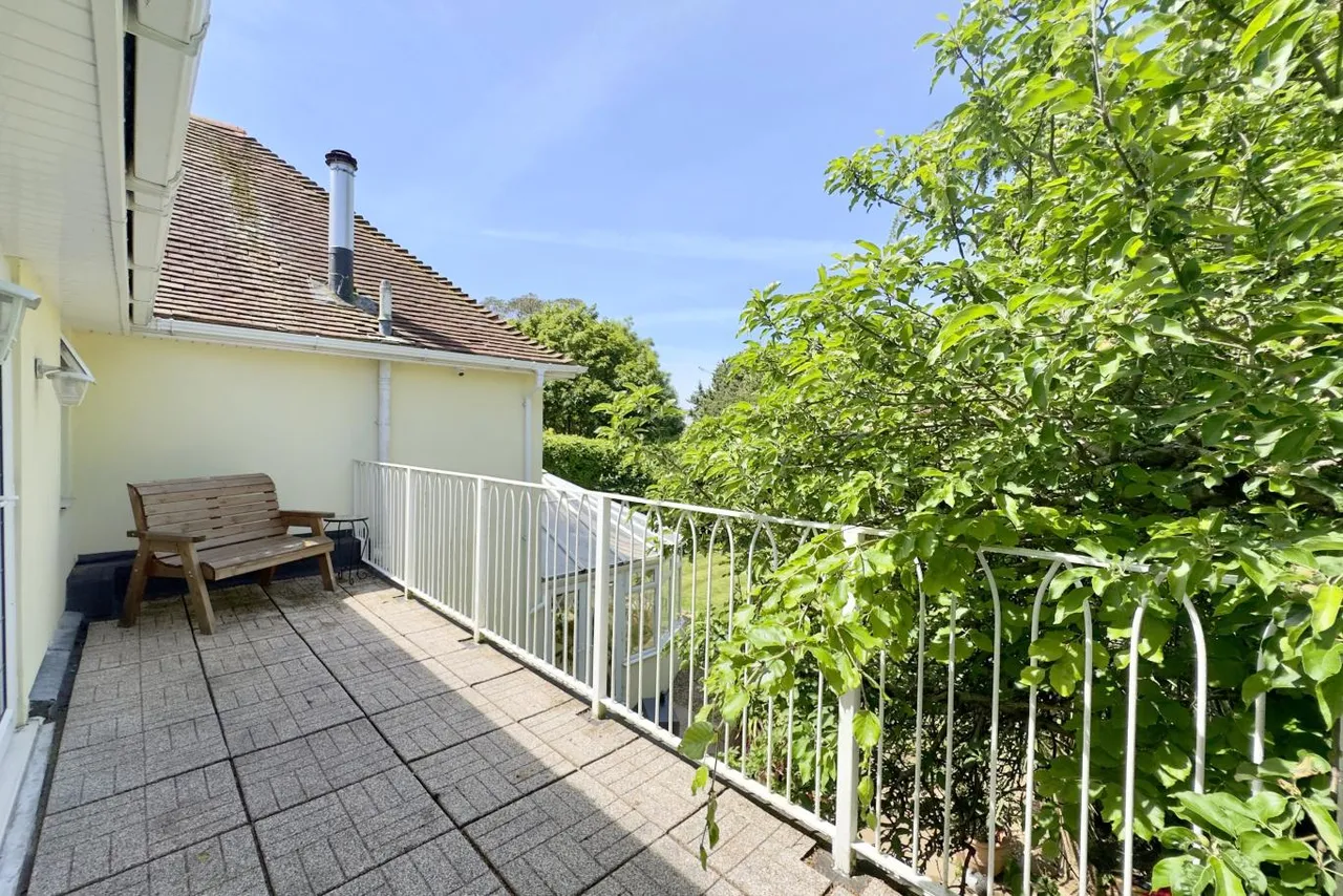 Huntly Road, BH3, photo 18