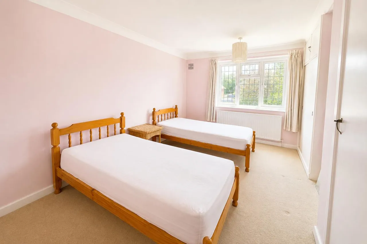 Huntly Road, BH3, photo 21