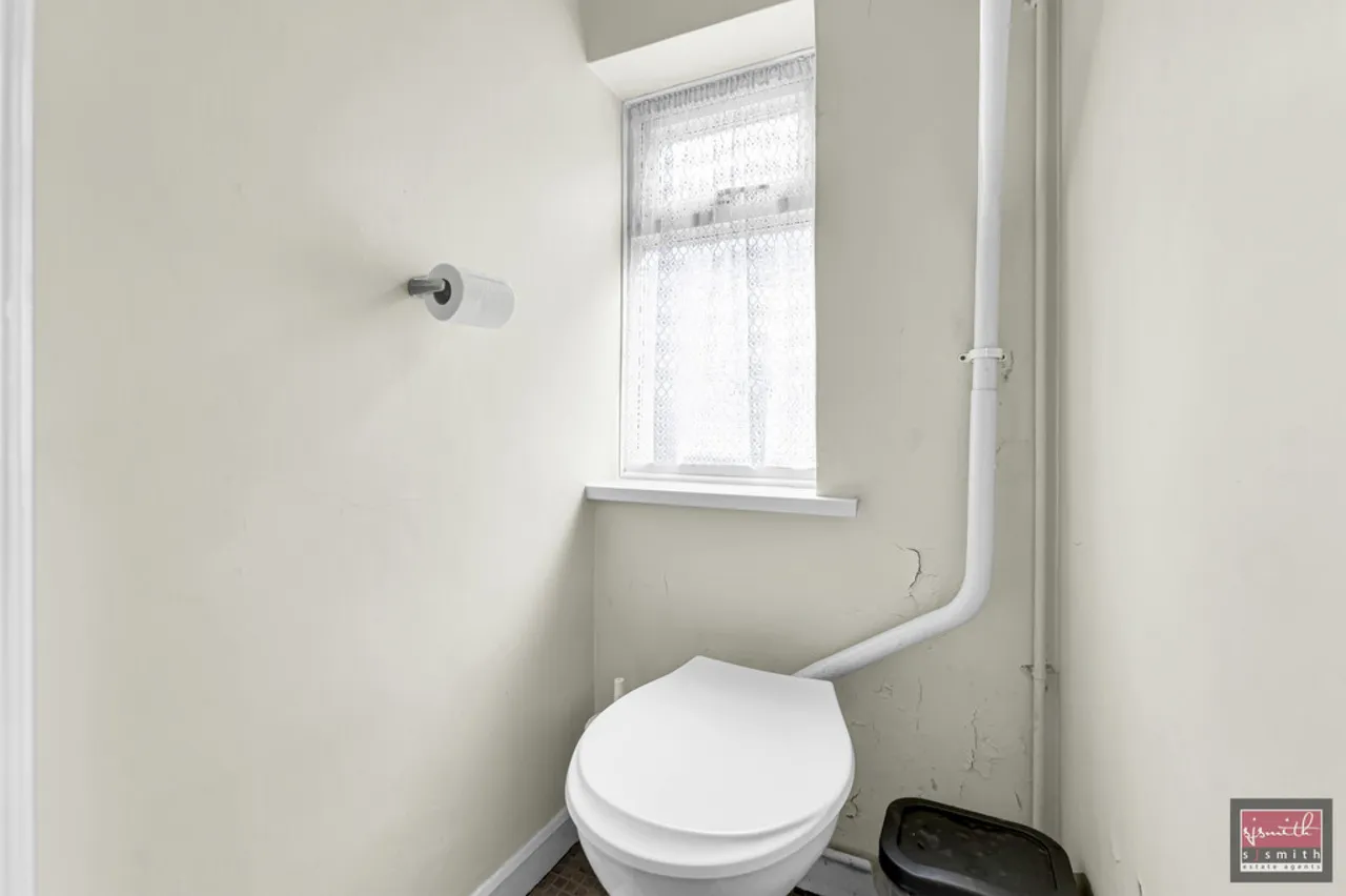 Burns Avenue, Feltham, TW14, photo 14