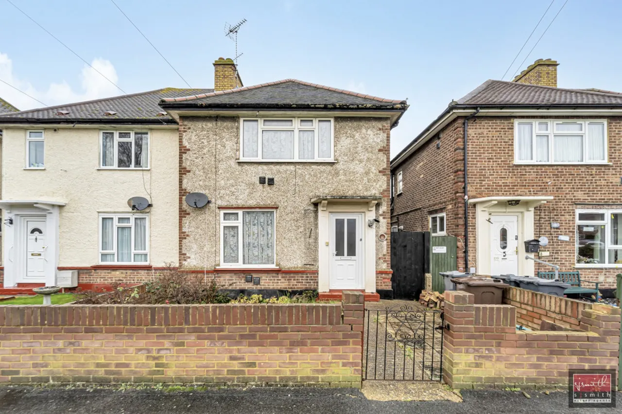 3 bed house for sale, Burns Avenue, Feltham, TW14