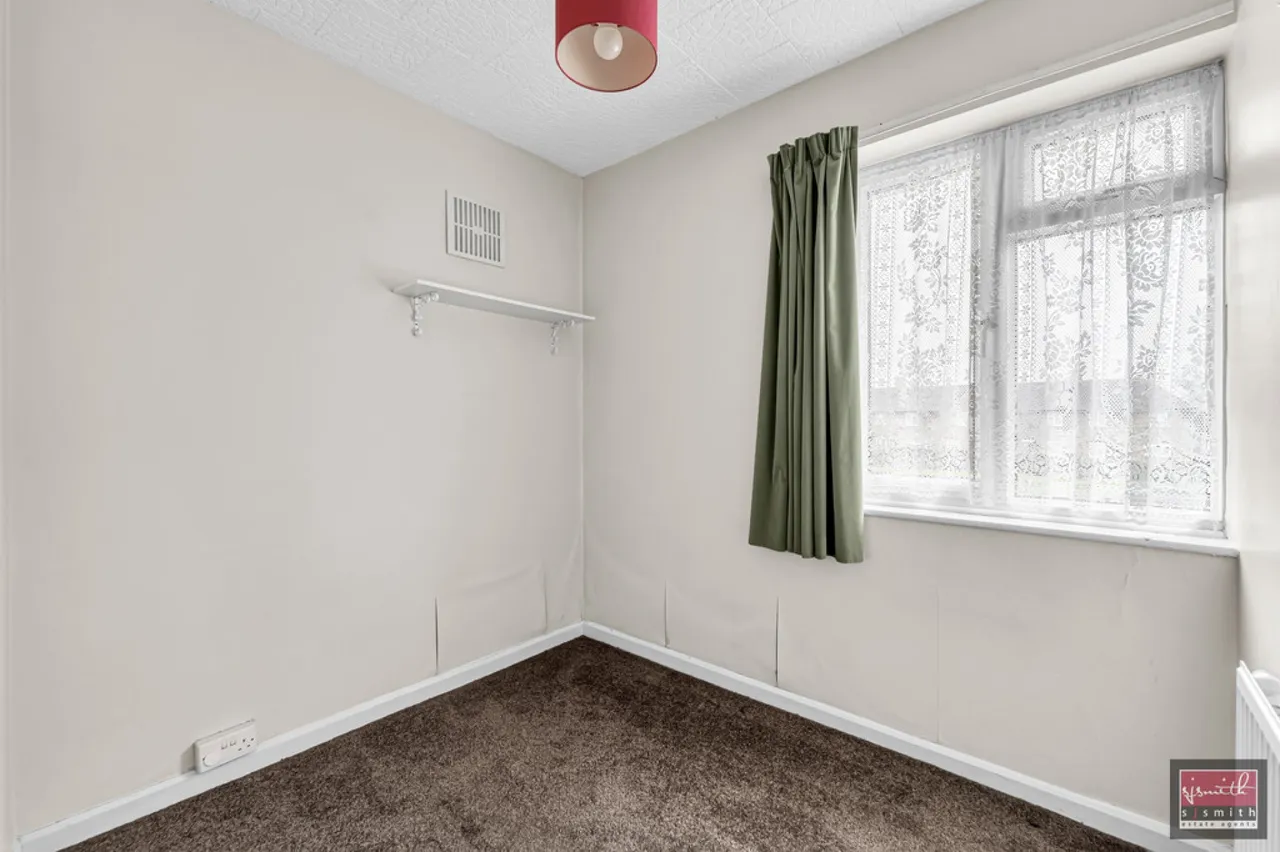 Burns Avenue, Feltham, TW14, photo 8
