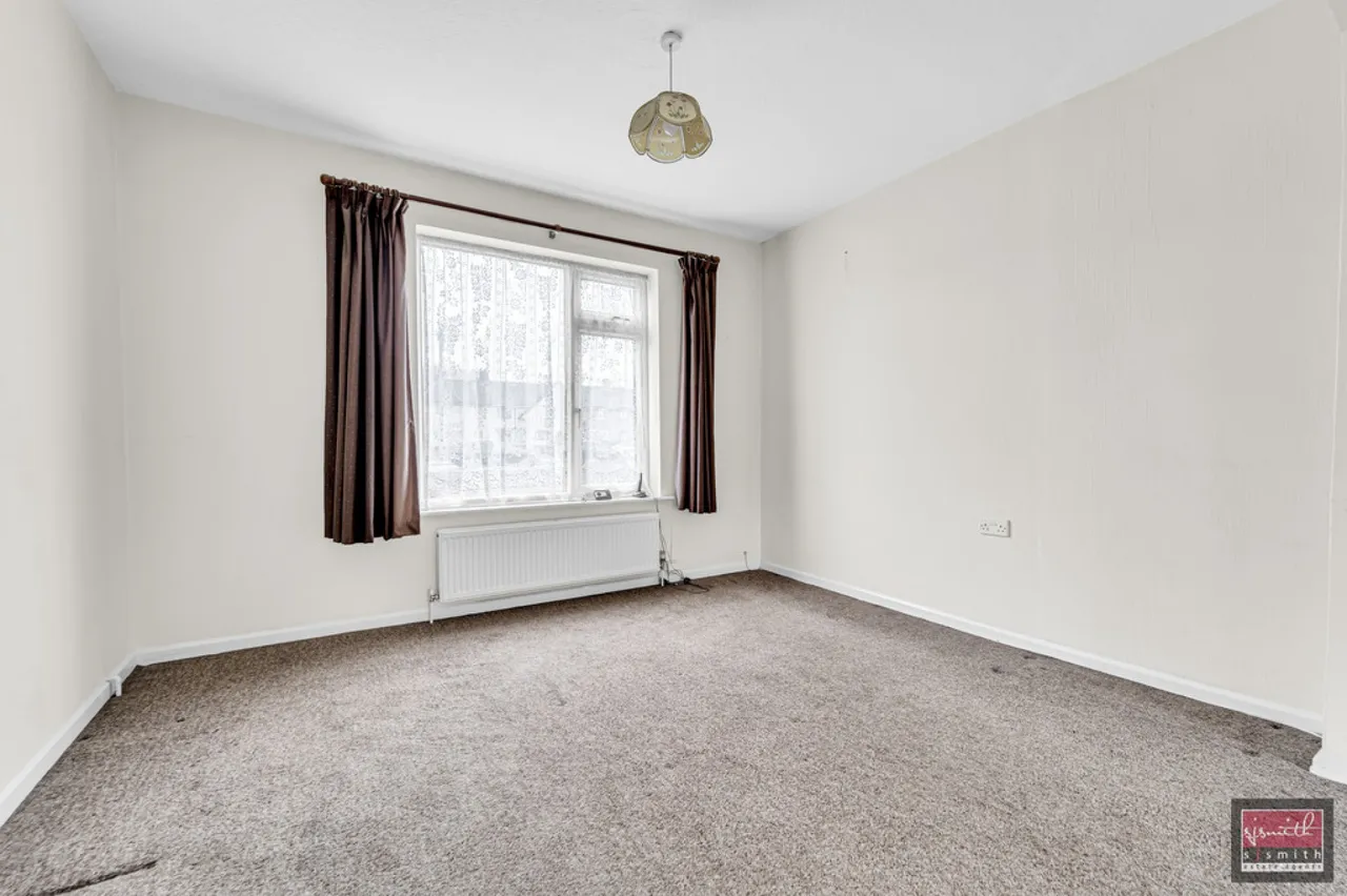 Burns Avenue, Feltham, TW14, photo 11